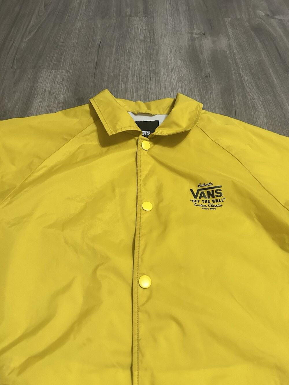 Vans Coach Jacket Mens Medium Yellow Snap Front Off The Wall Logo Windbreaker